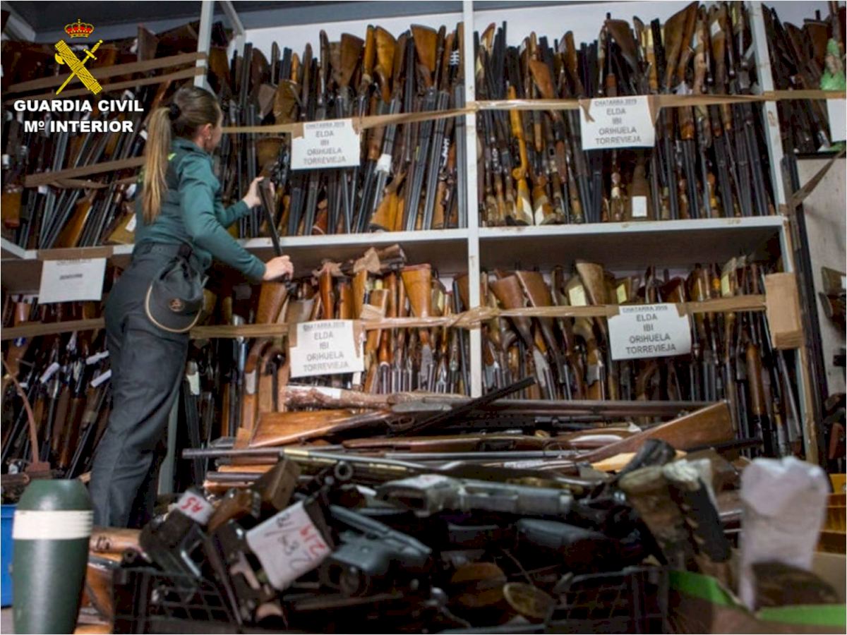 Armas y Explosivos